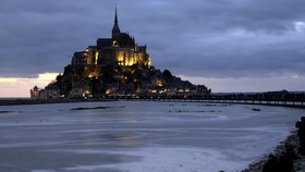 Cantiknya Mont Saint-Michel, Kastel Megah di Tengah Laut