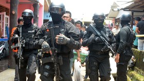 img-title Effendi Buhing Diseret seperti Teroris: Hati Saya Sakit
