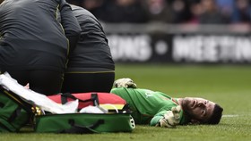 Forster Cedera, Hodgson Panggil Dua Kiper Pengganti