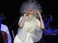 Seni Bercerita Sakit dan Kehilangan ala Bjork
