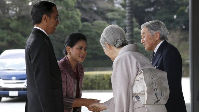 Kaisar Jepang Akihito membatalkan sejumlah tugas-tugas publiknya setelah didiagnosa menderita penyakit anemia otak, Senin (2/7)