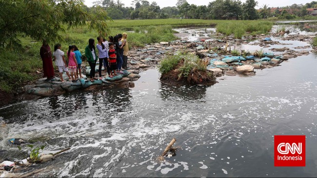 Menteri Koordinator Kemaritiman Luhut Binsar Pandjaitan mengatakan, pemerintah akan segera melakukan revitalisasi Sungai Citarum di Jawa Barat.