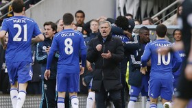 Gelandang Chelsea: 100 Persen untuk Mourinho