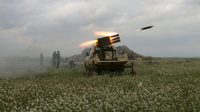 Al Chaidar: Ratusan WNI Bergabung Jabhat Al Nusra di Suriah Menurut pengamat terorisme Al Chaidara, sudah banyak yang tewas saat berperang melawan tentara rezim Bashar Al Ashad sejak 2012 lalu.