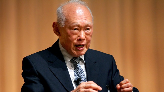 Sejumlah klub raksasa Eropa memberikan dukungan untuk rakyat Singapura yang sedang berkabung menyusul wafatnya perdana menteri pertama mereka, Lee Kuan Yew.