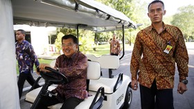 JK Telepon Agung dan Ical, Minta Cooling Down