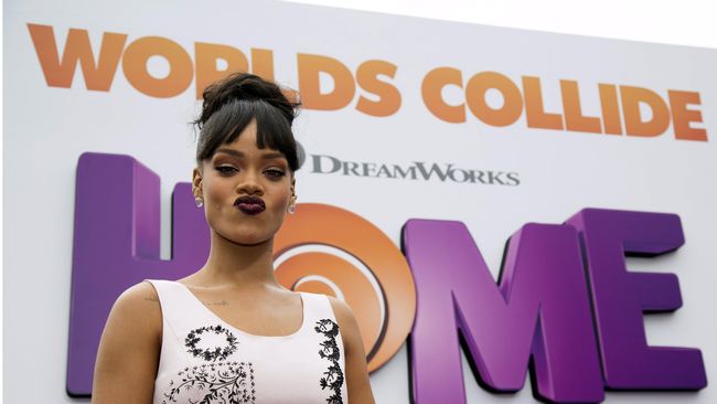 Seorang penguntit dituntut enam tahun penjara setelah kedapatan menyelinap ke dalam rumah Rihanna dan menghabiskan waktu selama 12 jam di sana.