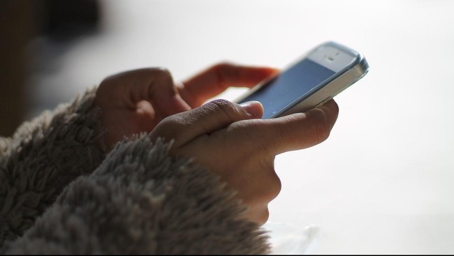 Upaya edukasi bahaya judi online lewat SMS blast akan dilakukan rutin setiap hari bekerja sama dengan sejumlah operator seluler.