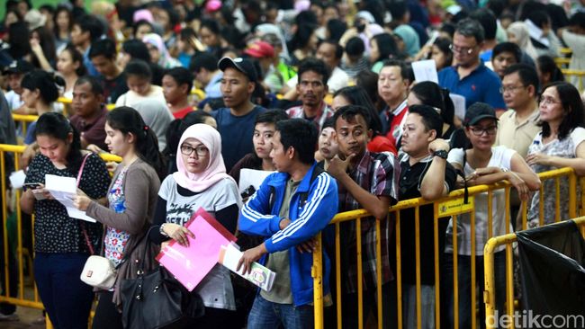 Gelora Bung Karno sudah dipadati Directioners sejak Rabu (25/3) pagi. Kepolisian sudah mengantisipasi kericuhan, dengan menurunkan 1.700 personel.