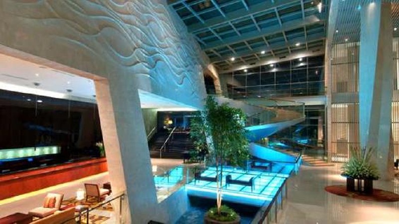 Bagi Anda yang ingin merasakan pengalaman berbeda selama mengunjungi Bandung, cobalah menginap di Hotel Hilton Bandung.