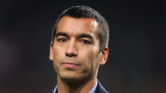 Giovanni van Bronckhorst akan menjadi pelatih Feyenoord Rotterdam mulai musim depan. Sebelumnya ia adalah asisten bagi dua pria yang pernah melatih klub itu.