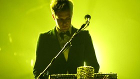 Brandon Flowers Lebih Flamboyan di Album Solo Kedua