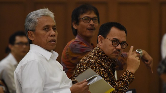 Menteri ESDM Sudirman Said meminta manajemen Pertamina untuk tidak lagi bergantung pada minyak impor dalam memproduksi BBM pengganti Premium.