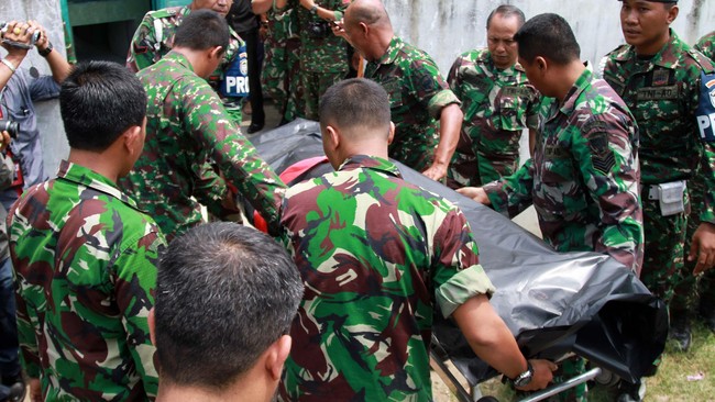 "TNI dan Polri sering menggagalkan penyelundupan dan pemusnahan ladang ganja. Kemungkinan mereka marah dan menyerang," kata anggota Komisi III Nasir Djamil.