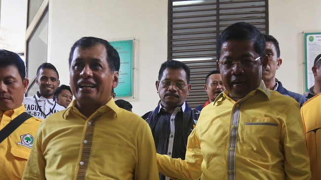 Ketua Umum Golkar versi Munas Bali, Aburizal Bakrie tidak bisa hadir di sidang PTUN karena ada acara yan disebut Nurdin penting sekali.
