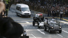 Warga Singapura Beri Penghormatan Terakhir untuk Lee Kuan Yew