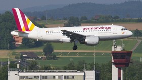 Pesawat Germanwings Diprogram Menukik Tajam