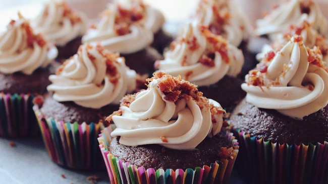 6 Bahaya Kesehatan Akibat Kadar Gula Darah Tinggi Selain risiko diabetes, ada berbagai bahaya yang mengintai karena kelebihan asupan gula dan makanan manis.