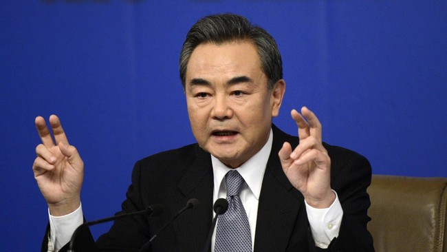 China sepakat untuk membahas kerangka CoC atau kode etik berperilaku di Laut China Selatan dengan ASEAN dengan syarat, tak ada intervensi dari pihak luar.
