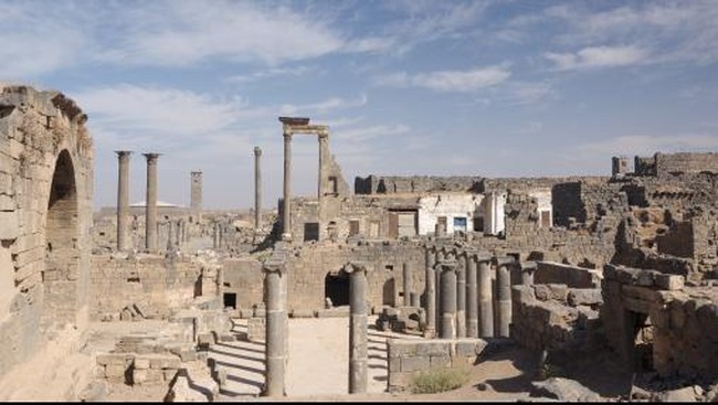 Pemberontak Suriah merebut kota kuno Bosra yang dibangun pada abad ke-2 yang terdaftar sebagai warisan dunia UNESCO.