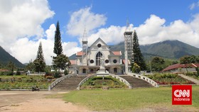 Gereja Katedral Ruteng, Nirwana di Lereng Gunung Ranaka