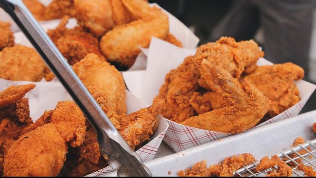 Berikut sejumlah efek samping yang terjadi pada tubuh saat makan fried chicken.