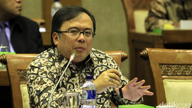 Menteri Keuangan Bambang Brodjonegoro bilang kenaikan tunjangan uang muka pembelian kendaraan itu untuk kendaraan pribadi, bukan kendaraan dinas.