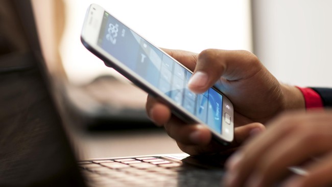 Malware kini tidak hanya menyerang konsumen yang memakai perangkat komputer pribadi, tetapi juga pengguna ponsel pintar di jaringan operator seluler.