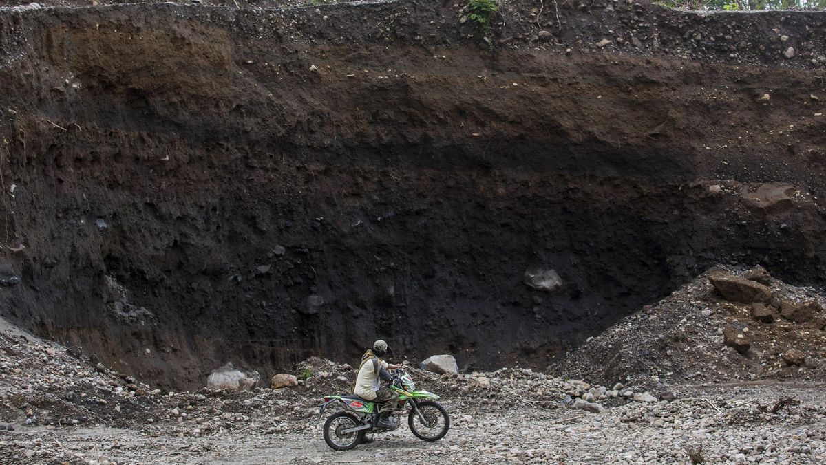 Tambang Ilegal Gunung Merapi: 3 Jadi Tersangka, Kerugian Rp3 Triliun