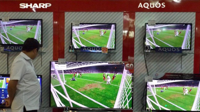 Pabrikan elektronik asal Jepang Sharp mengungkap ambisinya untuk menjadi raja di pasar TV LCD Indonesia.