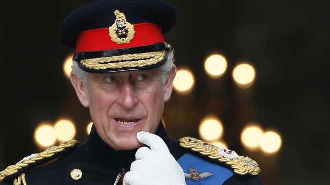 Pangeran Charles amat tidak keberatan mesti bersulang berkali-kali dan meneguk whiskey demi merayakan kabar kehamilan Meghan Markle.