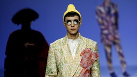 Meniru Lima Gaya Trendi Busana Pria dari Milan Fashion Week