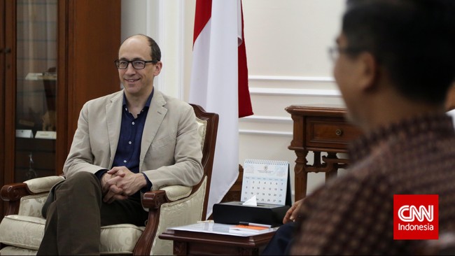 CEO Twitter Dick Costolo akhirnya mengungkap jumlah pengguna Twitter di Indonesia yang jumlahnya mencapai 50 juta pengguna dan ia yakin angka itu terus tumbuh.