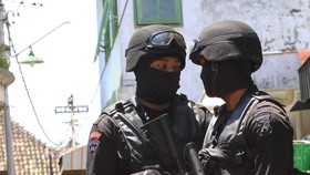 Densus 88 Tangkap Pengirim WNI ke Suriah