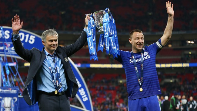 Kapten Chelsea, John Terry, mengungkap kebiasaan manajer Jose Mourinho di ruang ganti tim. Terry mengatakan, The Special One sangat sulit ditebak.