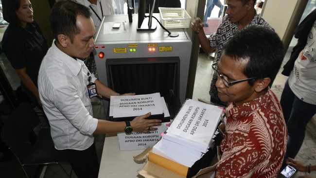 Dokumen APBD yang dibawa adalah tahun 2012 dan 2014.