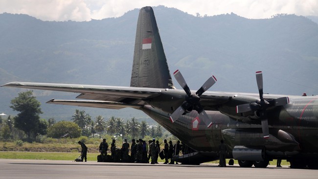 Di tengah pencarian solusi pembebasan sandera, pasukan Filipina mengepung kelompok Abu Sayyaf yang kerap menculik WNI. Pertempuran besar berlangsung.