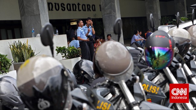 Wakil Ketua DPR Fahri Hamzah mengatakan koordinasi tersebut bertujuan agar pamdal melakukan pengamanan selayaknya polisi tetapi bersifat independen. 