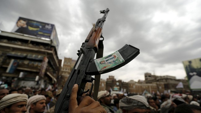 Mahasiswa asal Indonesia mengatakan kelompok Houthi ini sangat berbahaya, mereka berkeliaran di jalan-jalan, beberapa memakai pakaian sipil dan bersenjata.