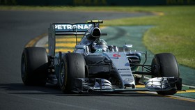 Rosberg Tercepat, Hamilton Gagal Catatkan Waktu