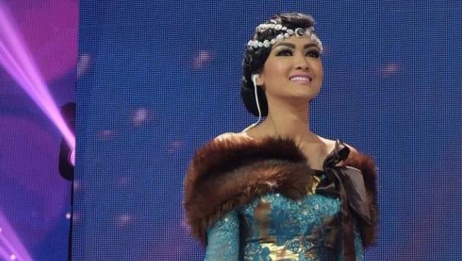 Ayu Tingting dan Denny Cagur enggan berkomentar banyak soal pemeriksaan mereka sebagai saksi, mereka menyerahkan kasus itu ke penyidik.