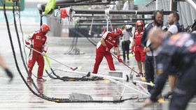 Potret Kualifikasi GP Malaysia di Bawah Derasnya Hujan