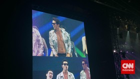 Beri Kejutan, 2PM Nyanyikan Lagu Milik Band Indonesia