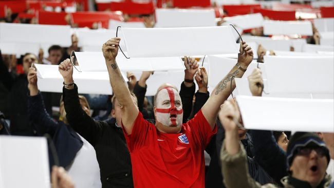 Fan Inggris Diklaim ke Piala Dunia 2018 Termotivasi Seks Ribuan para fan timnas Inggris akan berbondong-bondong menuju Piala Dunia 2018 di Rusia diklaim demi menikmati seks ketimbang menikmati sepak bola.