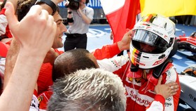 Menang, Sebastian Vettel Patahkan Pekan Sempurna Hamilton