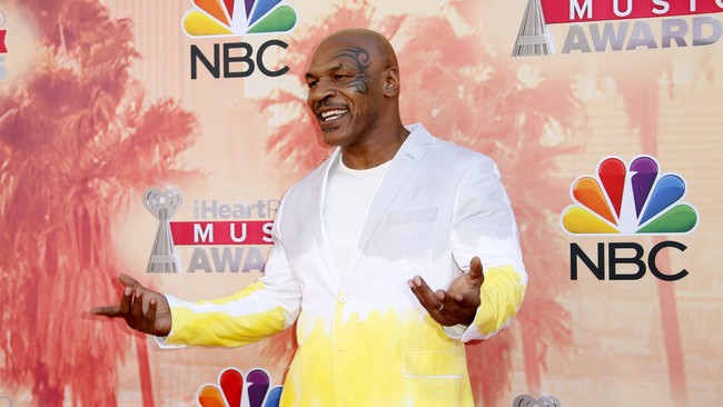 Sempat dikenal lantaran prestasinya yang fenomenal di usia muda, Mike Tyson yang pernah dikenal sebagai si pembuat masalah kini mulai menata hidupnya lagi.