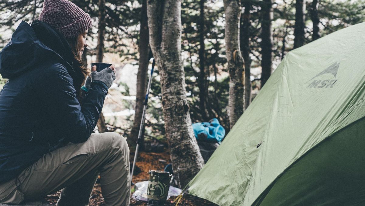 7 Perlengkapan Camping Sederhana tapi Wajib Dibawa, Apa Saja?