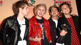 Kejutan 5 Seconds of Summer untuk Fans di Indonesia
