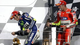Rossi: Iannone Terlalu Agresif