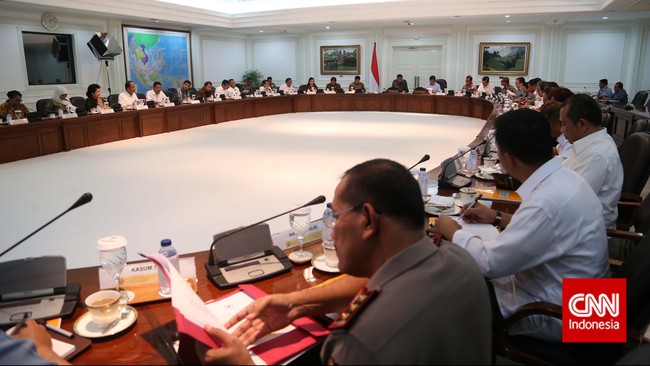 Sejumlah pengamat memperkirakan para pimpinan partai akan mendapatkan jatah menteri di pemerintahan Jokowi periode II.
